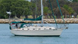 Island Packet 40 ~ Solid and capable cruising yacht