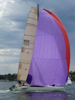 Pescott Firefly 850 ~ Blistering speeds in excess of 20 Knots